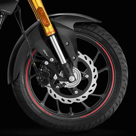 Asiento doble nivel en la Hero Hunk 160R 4V